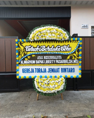 Papan Bunga Duka di Balandai