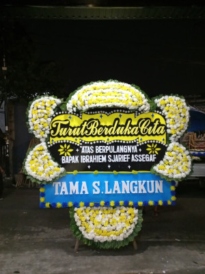 Papan Bunga Duka di Balandai